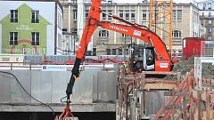 картинка Гусеничный экскаватор Hitachi ZX225 с телескопический грейфер
