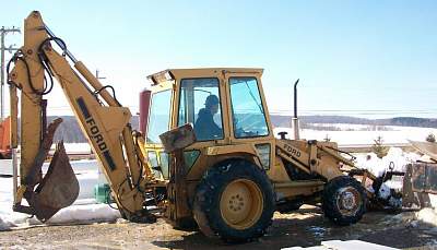 Экскаватор-погрузчик FORD 655
