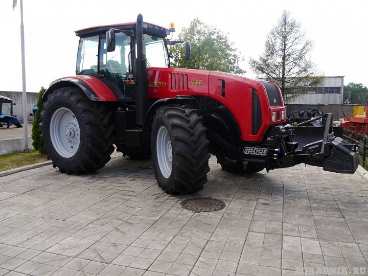 картинка Трактор МТЗ BELARUS-3522
