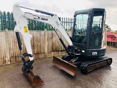 Гусеничный экскаватор Bobcat E25