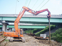 Экскаватор с вибропогружателем Doosan DX D300LCA