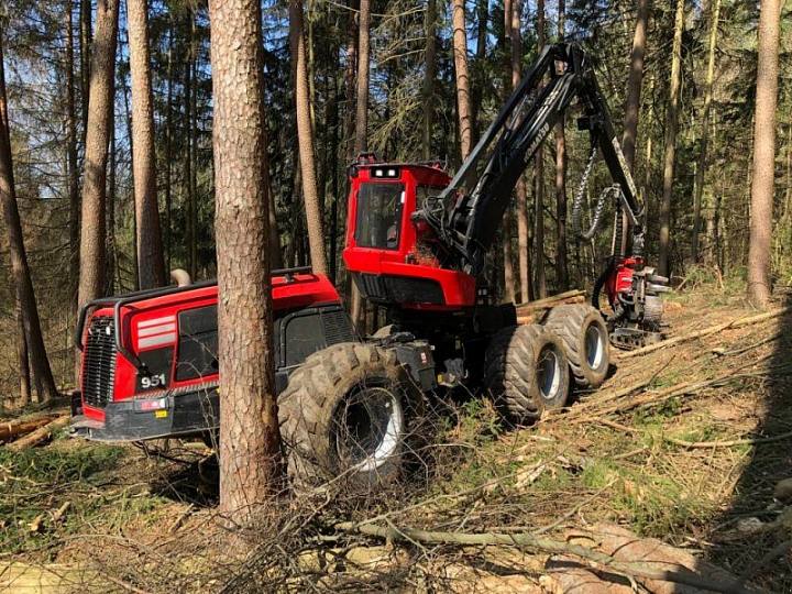 картинка Харвестер Komatsu 951