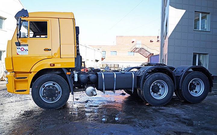 картинка Седельный тягач КамАЗ 65116