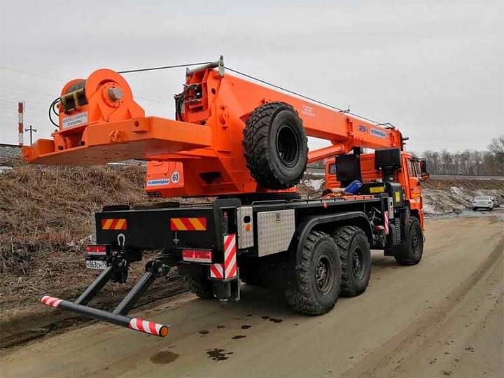 Автокран КАМАЗ КС 55713-5К-3 вездеход 25 тонн — автокран в аренду