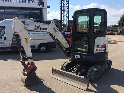 Гусеничный экскаватор Bobcat E25